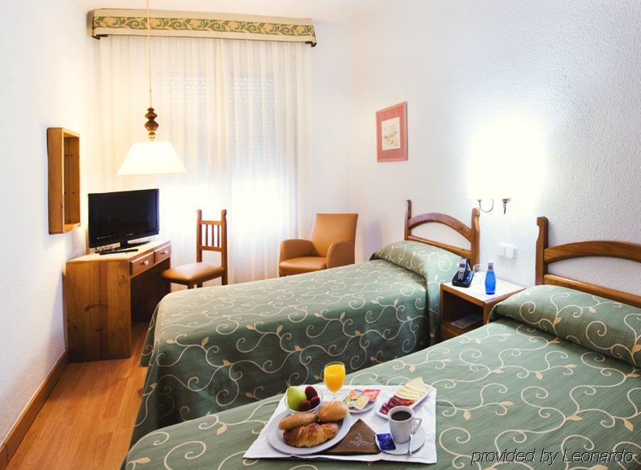 Hotel Miramar Badalona Room photo